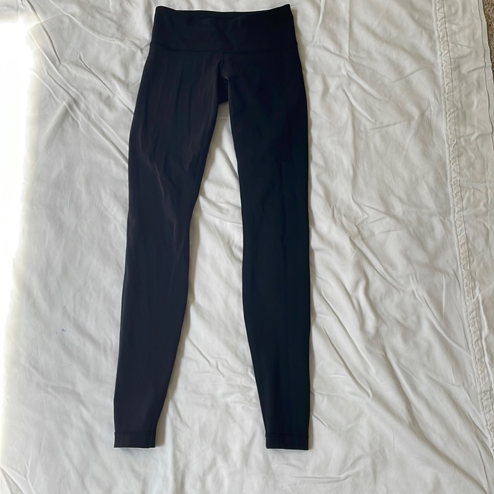 Black lululemon leggings
